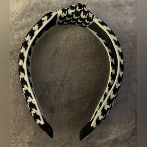 Black and White headband Os